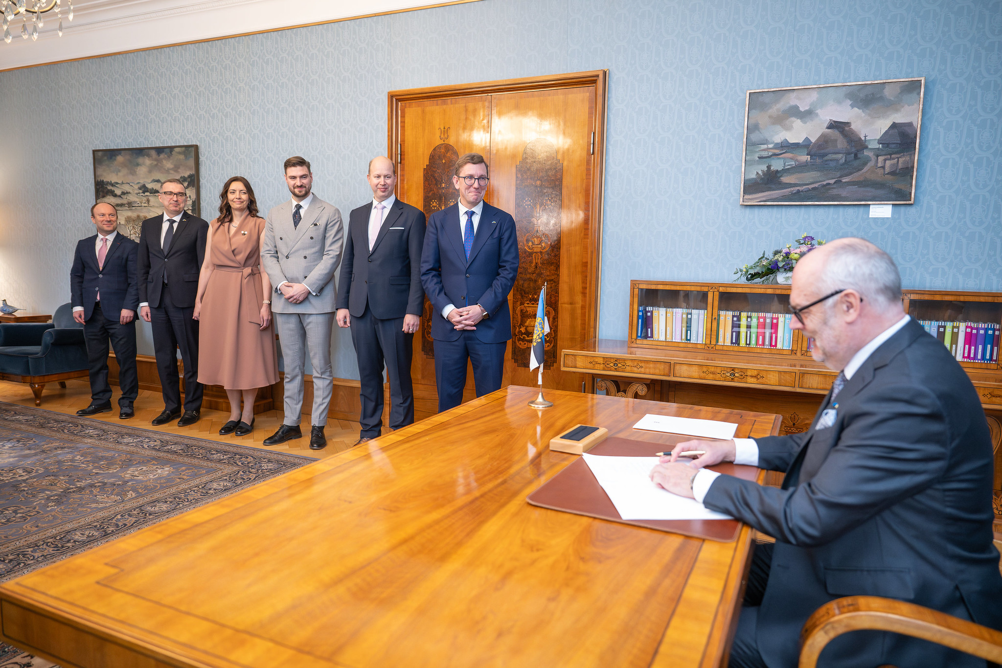 President kinnitas valitsuse uue koosseisu